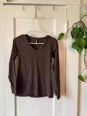 Tresics Brown V-Neck Long Sleeve Tee